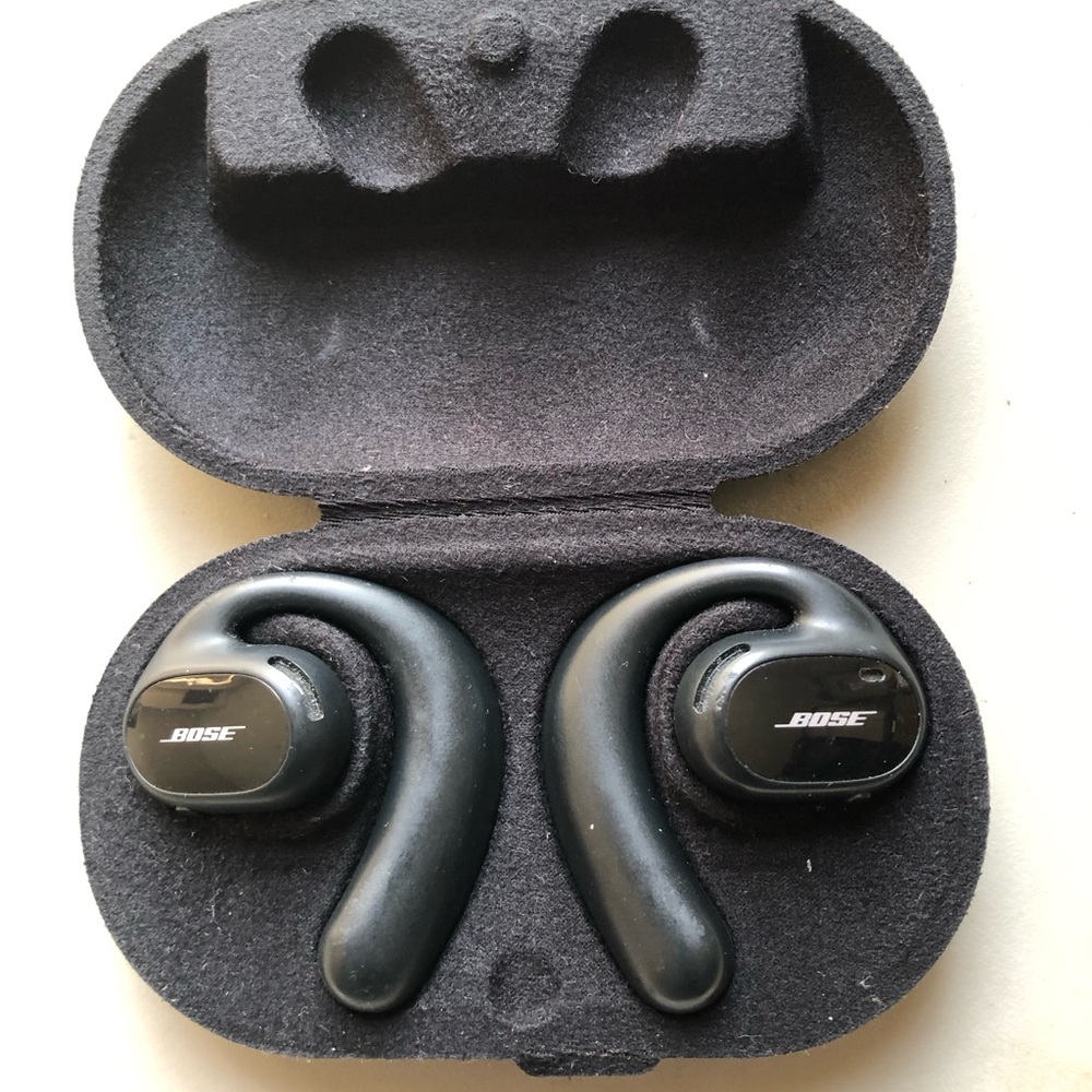Bose Sport Open wireless Earbuds - Picture 2 of 7